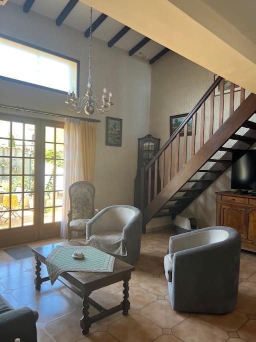 Maison Familiale Idealement Situee Avec Tout Le Confort Nîmes Exterior foto